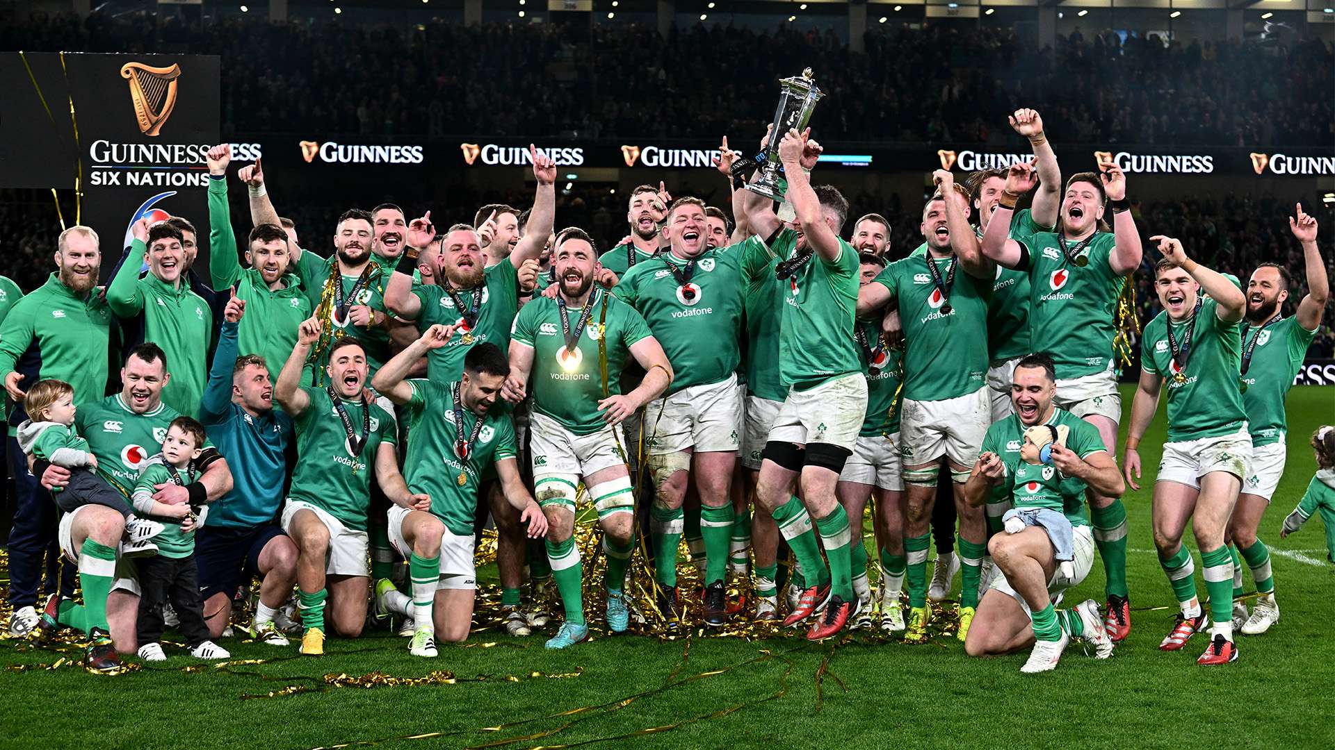 使得他在反 使得他在反